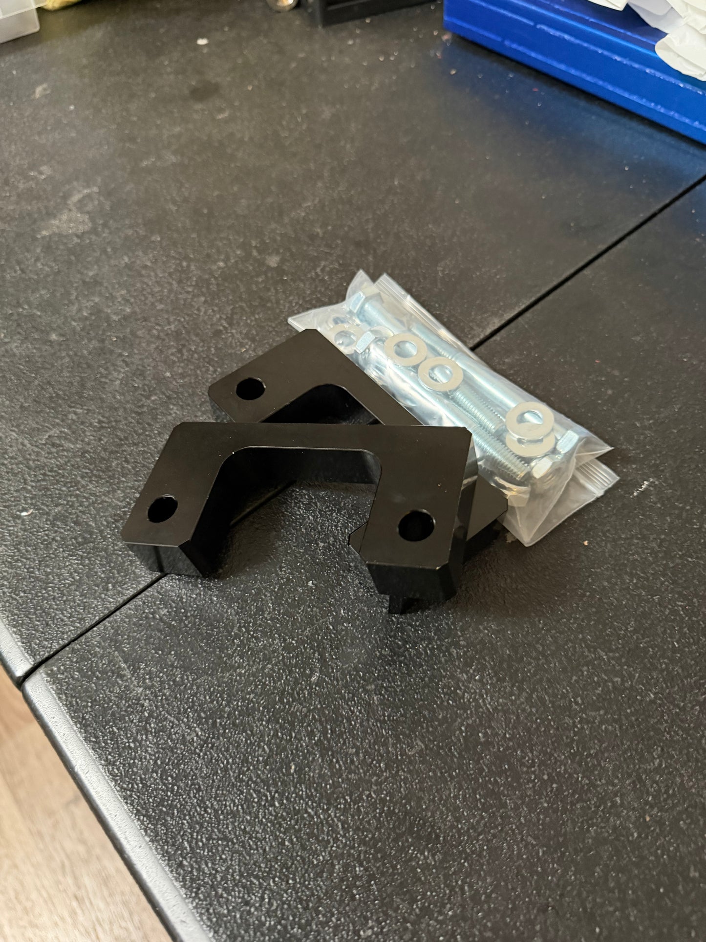 07-25 GM 1500 1.5in lower leveling kit
