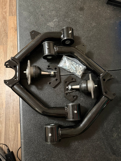 99-06 Chevy Silverado bolt in upper control arms